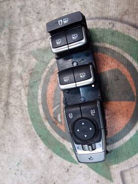 641-10749l Kia Sorento 2021 Front Door Switch 3548069
