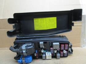 919504d040 Kia 06 07 08 09 10 Sedona Engine Fuse Box Relay Junction Block