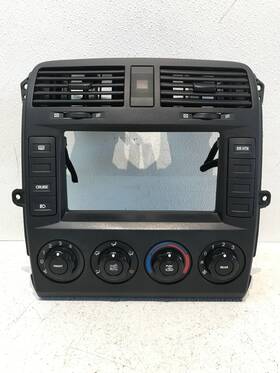 K52y Kia 2002-2005 Sedona A/c Heater Climate Control Dash Panel Vent Radio Bezel Oem