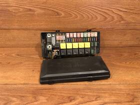 Yqe000310 Land Rover 1999-2004 Discovery Front Sam Fuse Box Block Relay Fuses Relays Oem 5