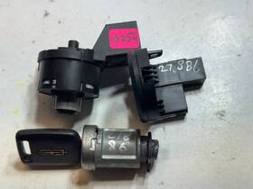 Box-a273-a16254-27886 Lincoln 2007 Navigator Ignition Lock With Key And Immobilizer Oem 6e5t-15607-ab