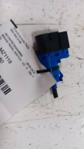 748.mz1119 Mazda Cx-3 Brake Pedal Switch 2019 2020 2021 2022