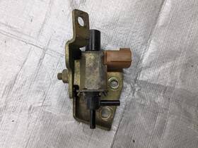 Bp5w-18-741 Mazda 1999-2005 Miata Used Vacuum Solenoid Valve Bp5w18741 Oem 99-05