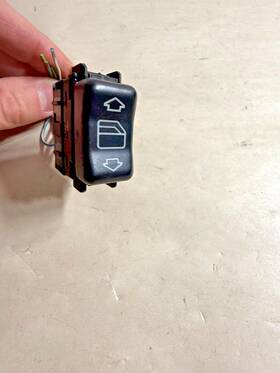 2028205210 Mercedes-benz W202 C220 Window Regulator Switch Right 94-96