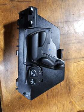 2208218451 Mercedes-benz 00-06 W220 S600 Rear Passenger Right Seat Control Switch T2729 Oem