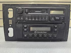 Q6820171 Mercedes-benz 96-99 W210 E300 E320 Cell Phone Information Control Display Module