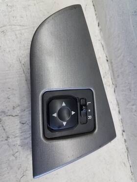 Mr506516 Mitsubishi 2002-2007 Lancer Power Mirror Switch M173
