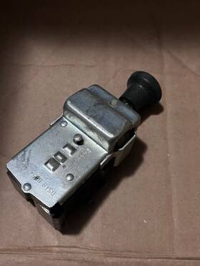 D3tz-11654-aib Motorcraft D3tb-11654-a1b Oem Ford Truck Headlight Switch Sw-1157