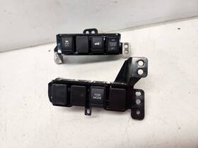 659.da1213 Nissan 2013 Pathfinder Dash Switch - Trac Control / Truck Release And Power