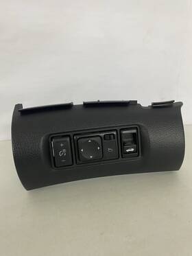 684103sg0a Nissan 2013-2018 Sentra Dash Mirror Trunk Switch Oem