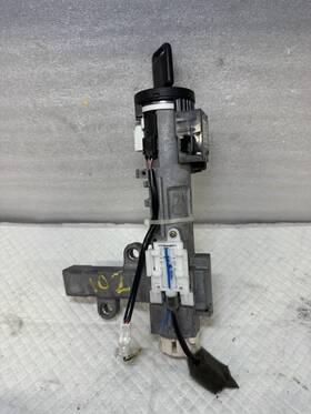 92lp0232 Nissan 2006 Xterra Ignition Switch With And Key Oem 102