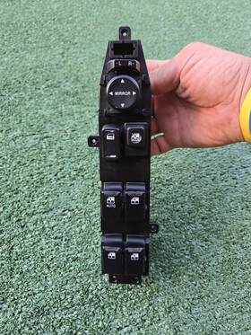 93570-3j300-6t Oem Genuine Hyundai Kia / Factory Original 2007-2012 Veracruz Master Power Window Switch Control Left Door 07-12