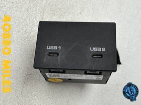 Porsche 9y0035736a 2019-2023 Cayenne Center Console Dual Usb Type-c Multimedia Port Oem 40k