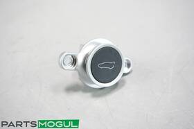 1042629-00-c Tesla 2016-2020 Model X Tailgate Boot Lid Open Switch Button Oem