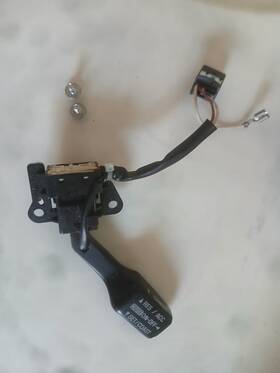 Toyota 144774504868 03-08 Corolla Matrix Vibe Steering Wheel Cruise Control Switch Lever Used