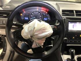 235.to1h15 Toyota Camry 2015 Steering Wheel 927482
