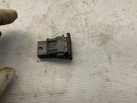 659.to1e11 Toyota 11 2011 Corolla Le Sedan 1.8 Fwd Traction Control Switch B