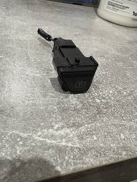 84718-47080 Toyota Prius 16 17 18 Transmission Park Parking Switch Button