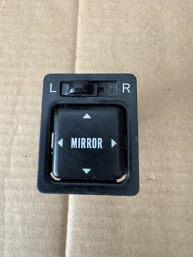 183502-toyota Toyota 8487006020 96-03 Power Mirror Switch 4runner Camry Previa Rav4