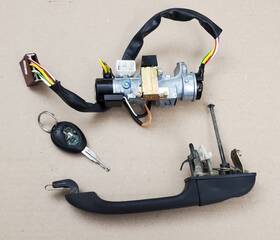 C00276 Valeo 99-04 Land Rover Discovery 2 Ignition Switch Driver Exterior Door Handle With Key