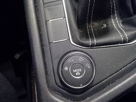 659.vw1622 Volkswagen Taos 2022 Dash/interior/seat Switch 6929299