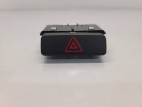 659.vw1o15 Volkswagen 2015 Passat Sedan Hazards Switch