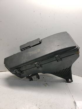 646-10763 Volvo Fuse Box Engine Thru Vin 32123 Fits 03-04 Xc90 1288100