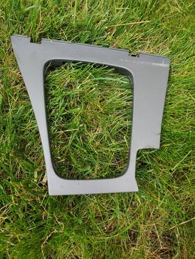 9481166 Volvo Gear Shifter Surround Trim Xc70 2003
