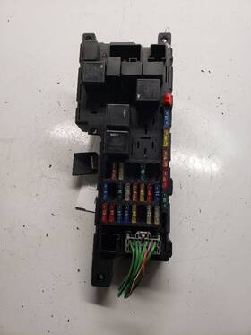 94942117 Volvo Fuse Box Engine Fits 00-01 80 Series 1336099
