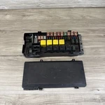 1999 - 2004 Land Rover Discovery Engine Bay Fuse Box Assembly YQE000310 Oem. Fixed Price $59.99.