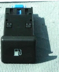 1999-2002 Land Rover Range Discovery Ii Fuel Door Switch Oem #YUG102390. Fixed Price $22.50.