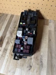 2006 Kia Sedona 91950-4D040 Of Under Hood Fuse Box (stock #583). Fixed Price $56.05.
