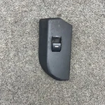 Range Rover L322 Lh Passenger Rear Window Switch 6901289 YUF000102. Fixed Price $17.00.