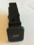 Land Rover Discovery TD5/V8 4.0, Electric Sunroof Lock Switch. YUG102450. Fixed Price $10.73.
