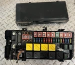 02-04 Land Rover Discovery Engine Bay Fuse Box Assembly YQE000310 Free Ship B20. Fixed Price $54.99.